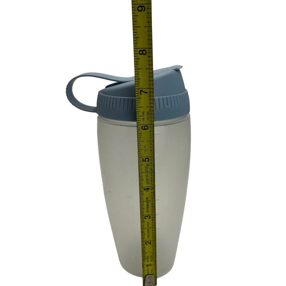 Rubbermaid 16 oz Salad Dressing‎ Shaker Blender Mixer Bottle Servin Saver